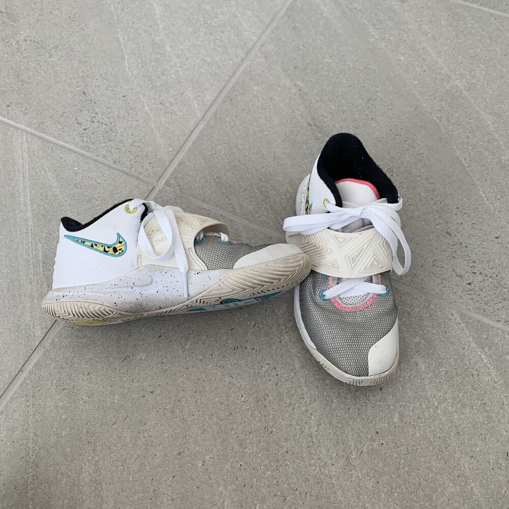 Childrens Kids Nike Kyrie Flytrap 3 South Beach Shoes Basketball Size 2Y